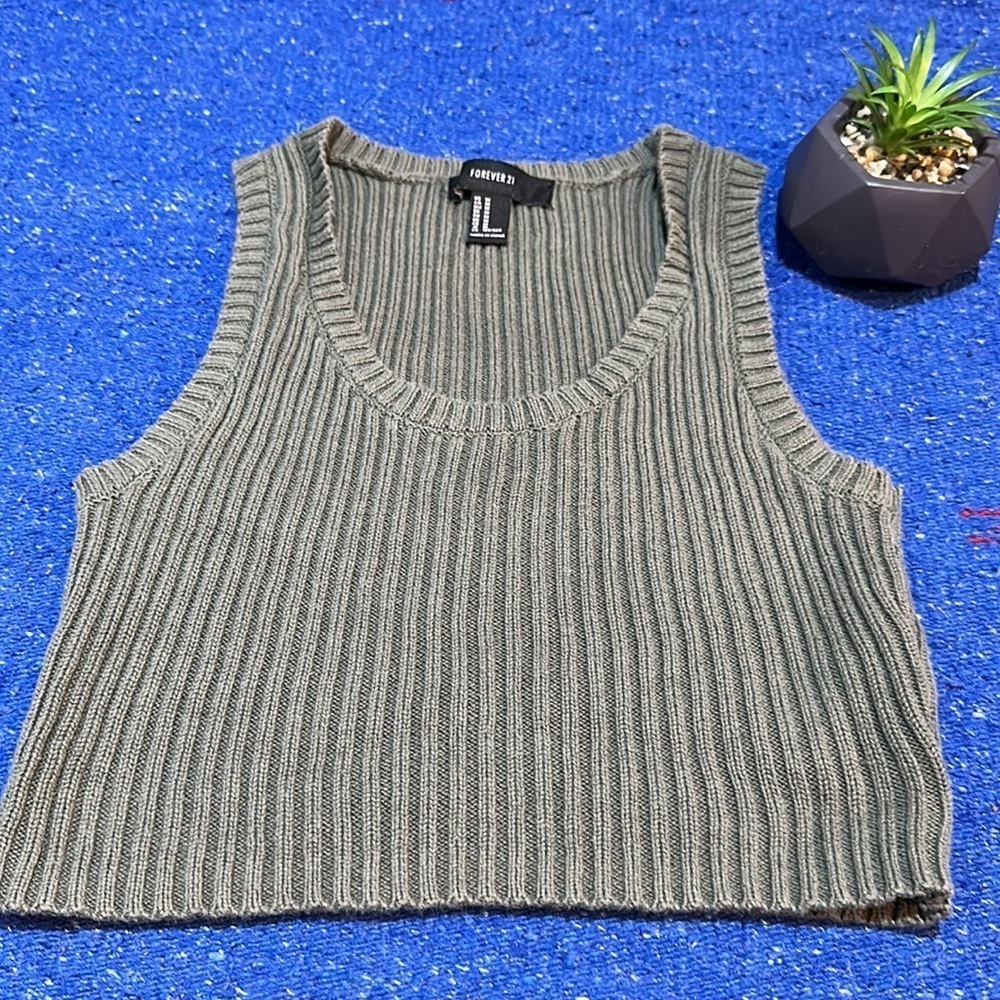 Forever 21 green crop top size M - Picture 4 of 6